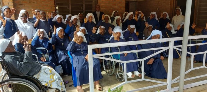 Understanding elderly sisters to promote their well-being.